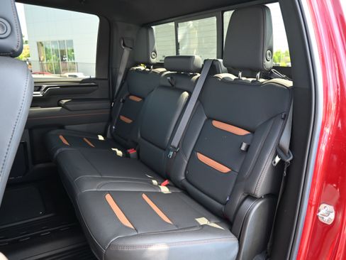 Used 2025 GMC Sierra 2500 AT4 w/ AT4 Premium Plus Package image 11