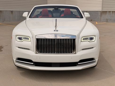 Used 2017 Rolls-Royce Dawn RWD image 9