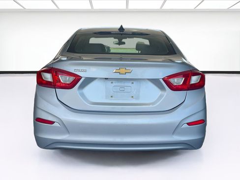 Used 2017 Chevrolet Cruze LS FWD image 5