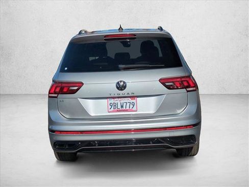 Used 2022 Volkswagen Tiguan SE R-Line image 6