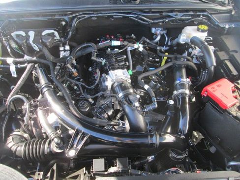 Used 2025 Ford Ranger Lariat w/ FX4 Off-Road Package AWD/4WD image 27