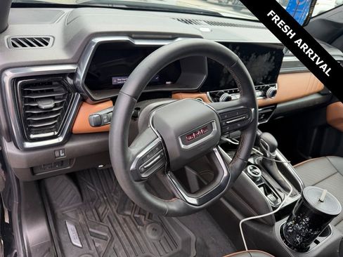 Used 2025 GMC Canyon AT4 w/ Nightfall Edition AWD/4WD image 8
