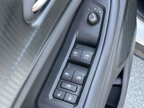 Used 2025 Jeep Grand Cherokee Altitude AWD/4WD image 6