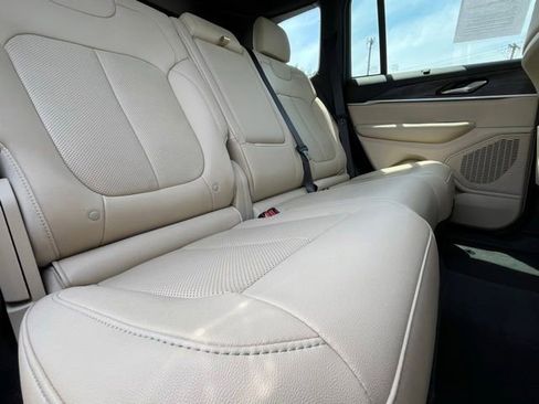Used 2023 Jeep Grand Cherokee Limited w/ Luxury Tech Group II AWD/4WD image 27