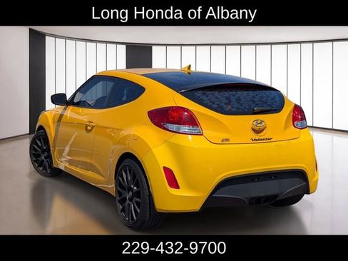 Used 2016 Hyundai Veloster FWD image 6