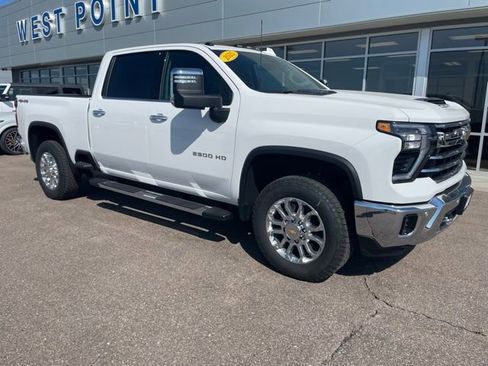 Used 2025 Chevrolet Silverado 2500 LTZ w/ LTZ Convenience Package image 2