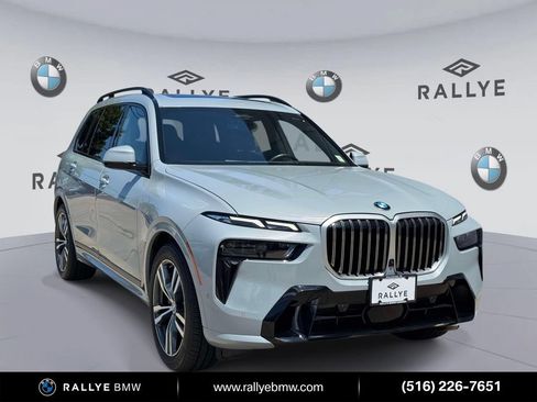 Used 2024 BMW X7 xDrive40i w/ M Sport Package AWD/4WD image 1