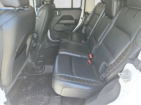 Used 2020 Jeep Wrangler Unlimited Sahara AWD/4WD image 19