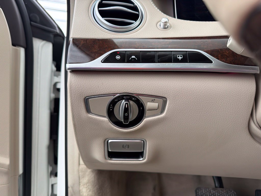 Used 2020 Mercedes-Benz S 560 4MATIC Sedan image 46