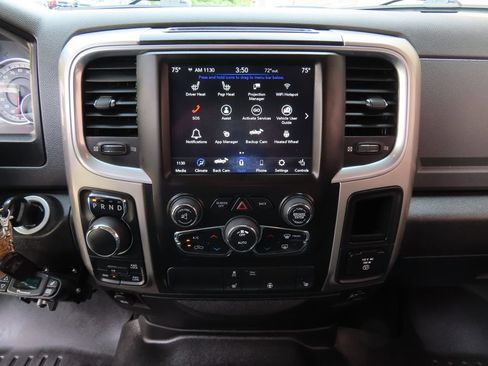 Used 2020 RAM 1500 Classic SLT w/ Luxury Group AWD/4WD image 19