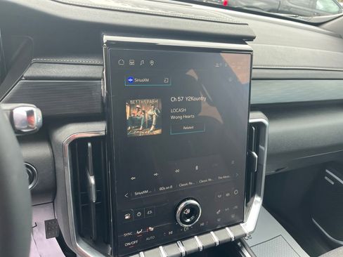 Used 2025 GMC Acadia Elevation w/ Black Edition image 14