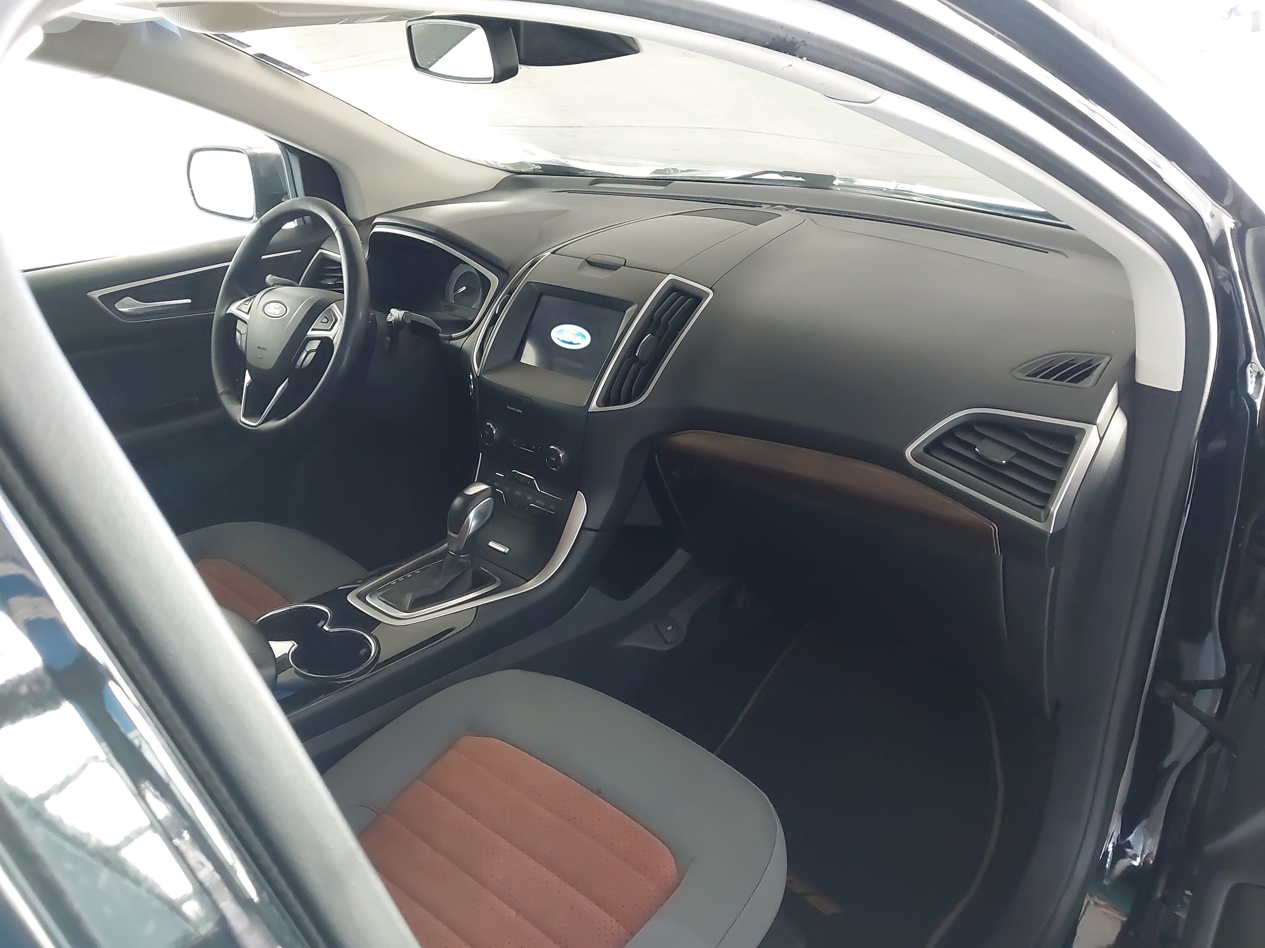 Used 2018 Ford Edge SEL w/ Equipment Group 201A FWD image 29