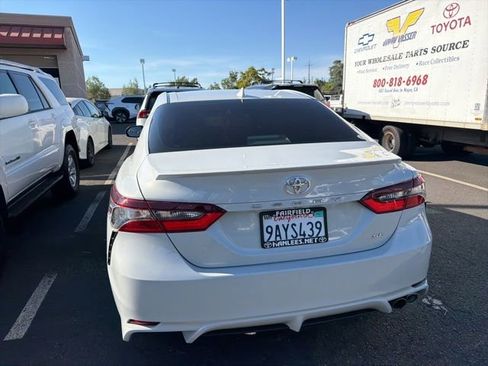 Used 2022 Toyota Camry SE FWD image 11