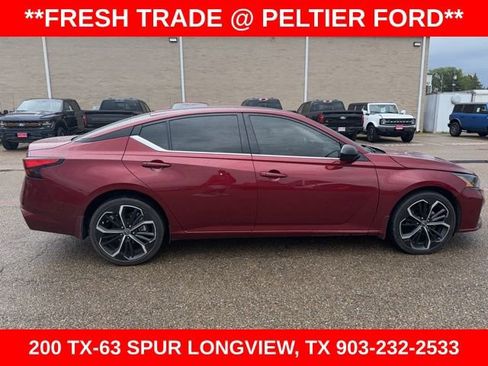 Used 2023 Nissan Altima 2.5 SR w/ SR Premium Package AWD/4WD image 11