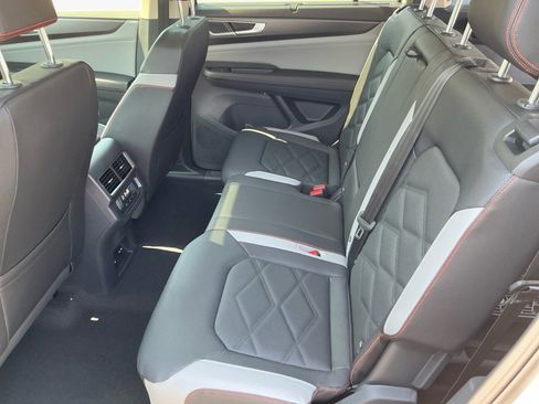 New 2026 Volkswagen Atlas Peak Edition image 13