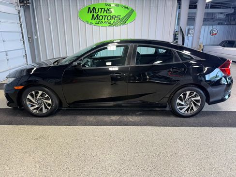 Used 2016 Honda Civic EX image 5