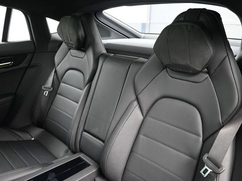 Certified 2025 Porsche Panamera 4 E-Hybrid AWD/4WD image 6