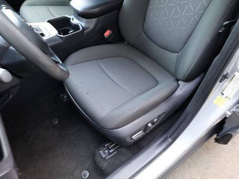 Certified 2025 Toyota RAV4 XLE AWD/4WD image 20