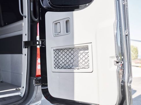 Used 2018 Mercedes-Benz Sprinter 2500 image 17