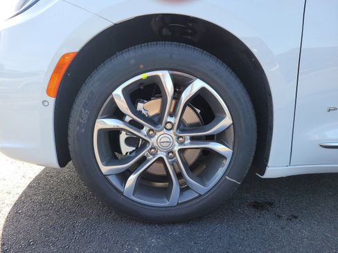 New 2026 Chrysler Pacifica Pinnacle FWD image 10