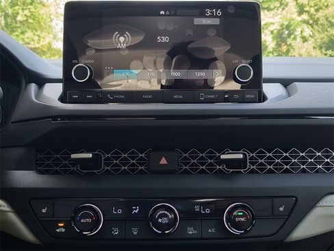 New 2025 Honda Accord SE image 8