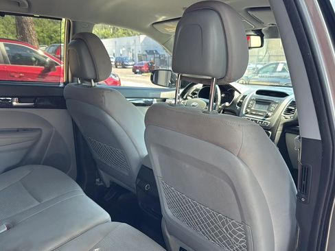 Used 2014 Kia Sorento LX FWD image 19