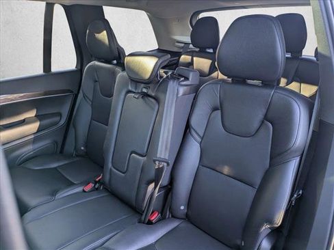 Used 2016 Volvo XC90 T6 Momentum image 13