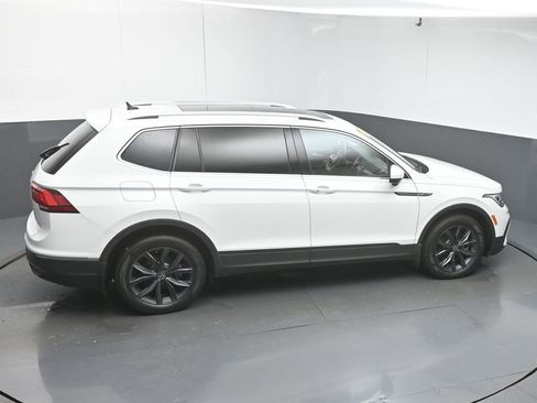 Used 2022 Volkswagen Tiguan SE image 48