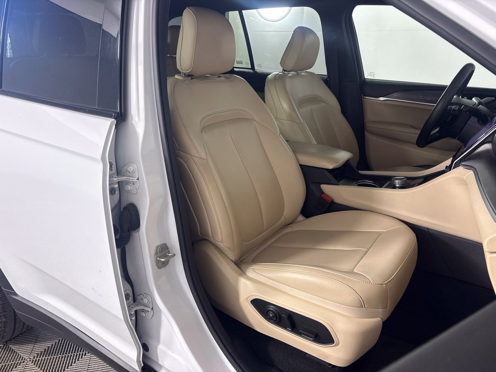 Used 2024 Jeep Grand Cherokee Limited RWD image 21
