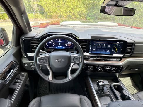 Used 2026 Chevrolet Silverado 1500 LT Trail Boss w/ Convenience Package II AWD/4WD image 13