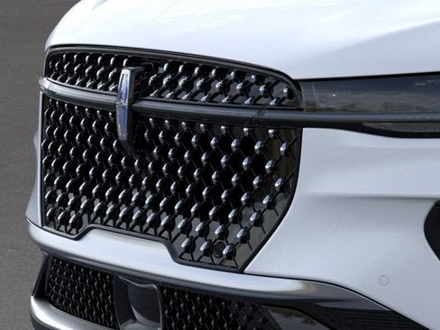 New 2026 Lincoln Nautilus Premier AWD/4WD image 17
