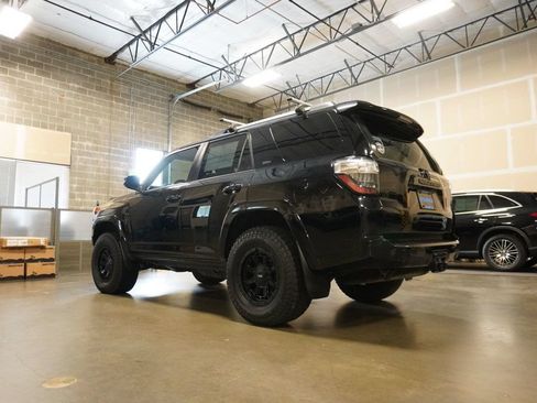 Used 2019 Toyota 4Runner SR5 Premium AWD/4WD image 3