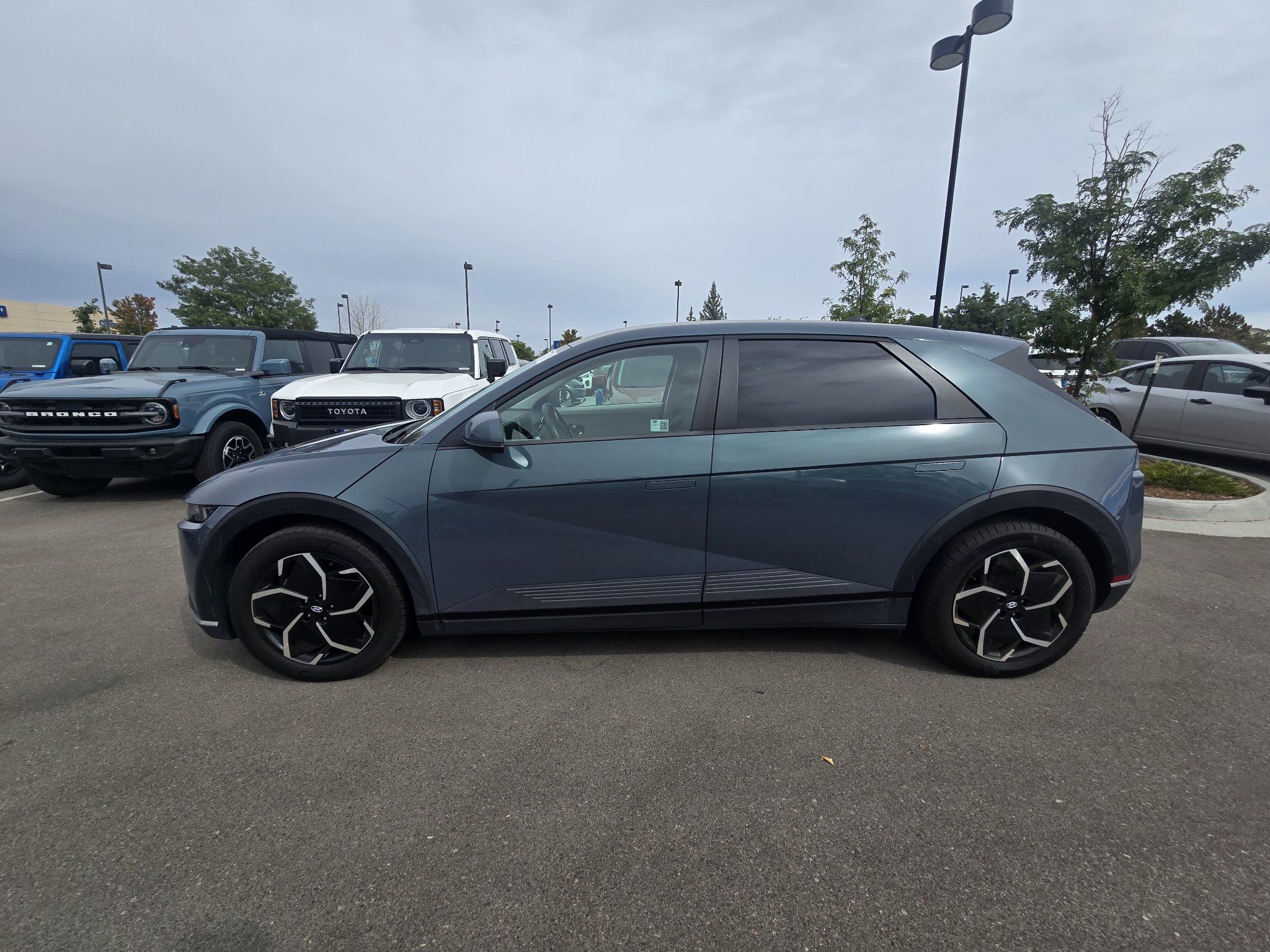 Used 2024 Hyundai Ioniq 5 SEL AWD/4WD image 2