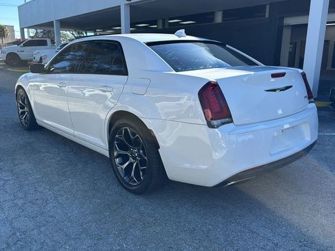Used 2018 Chrysler 300 S image 5