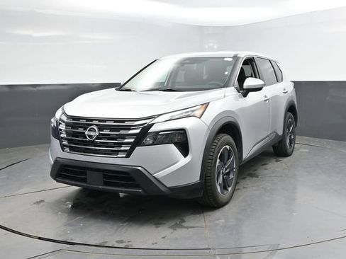 Used 2024 Nissan Rogue SV FWD image 6