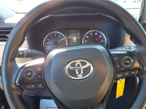 Used 2019 Toyota RAV4 LE image 21