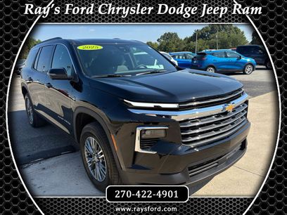 Used 2025 Chevrolet Traverse LT w/ Driver Confidence Package