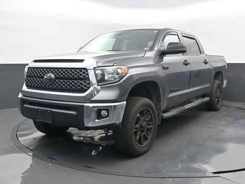 Used 2021 Toyota Tundra SR5 w/ SR5 Upgrade Package AWD/4WD image 24