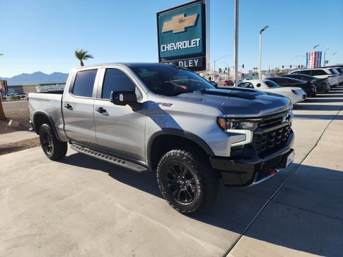 Used 2023 Chevrolet Silverado 1500 ZR2 w/ Technology Package image 2