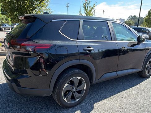 Used 2024 Nissan Rogue SV AWD/4WD image 8