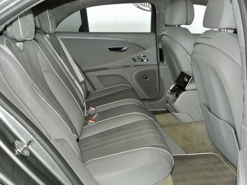 Used 2020 Bentley Flying Spur W12 image 31