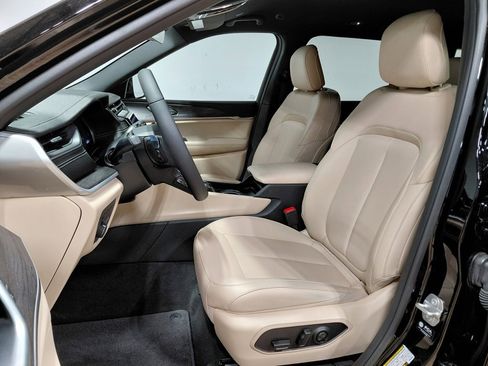 Certified 2025 Jeep Grand Cherokee L Limited image 27