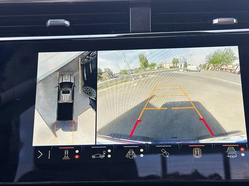 Used 2025 GMC Sierra 3500 Denali w/ Denali Reserve Package AWD/4WD image 22
