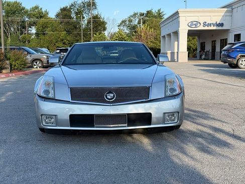 Used 2006 Cadillac XLR RWD image 2