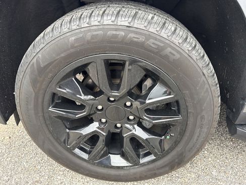 Used 2021 Chevrolet Tahoe LS w/ Driver Alert Package RWD image 10