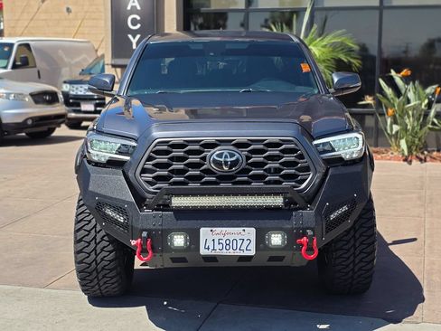 Used 2020 Toyota Tacoma TRD Off-Road w/ Technology Package AWD/4WD image 4
