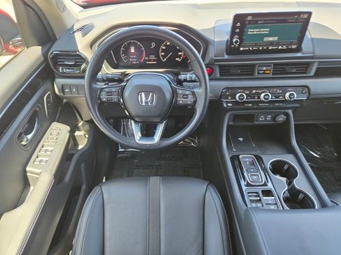 Certified 2024 Honda Pilot Touring image 11
