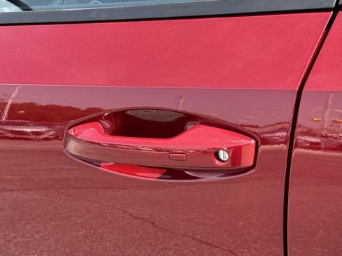 Certified 2025 Nissan Kicks SR FWD image 29