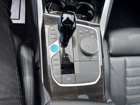 Used 2022 BMW i4 eDrive40 w/ M Sport Package RWD image 21
