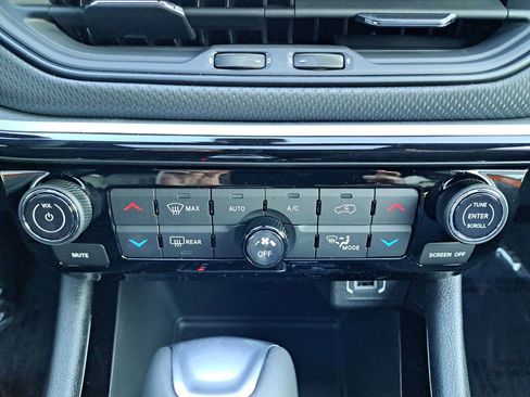 New 2026 Jeep Compass Trailhawk w/ Sun, Sound & Navigation Group image 23